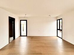 Mount Sinai Lane (D10), Detached #504135211